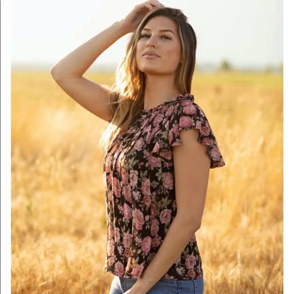 Roz & Ali Floral Flutter Sleeve Blouse - Picture 3 of 5